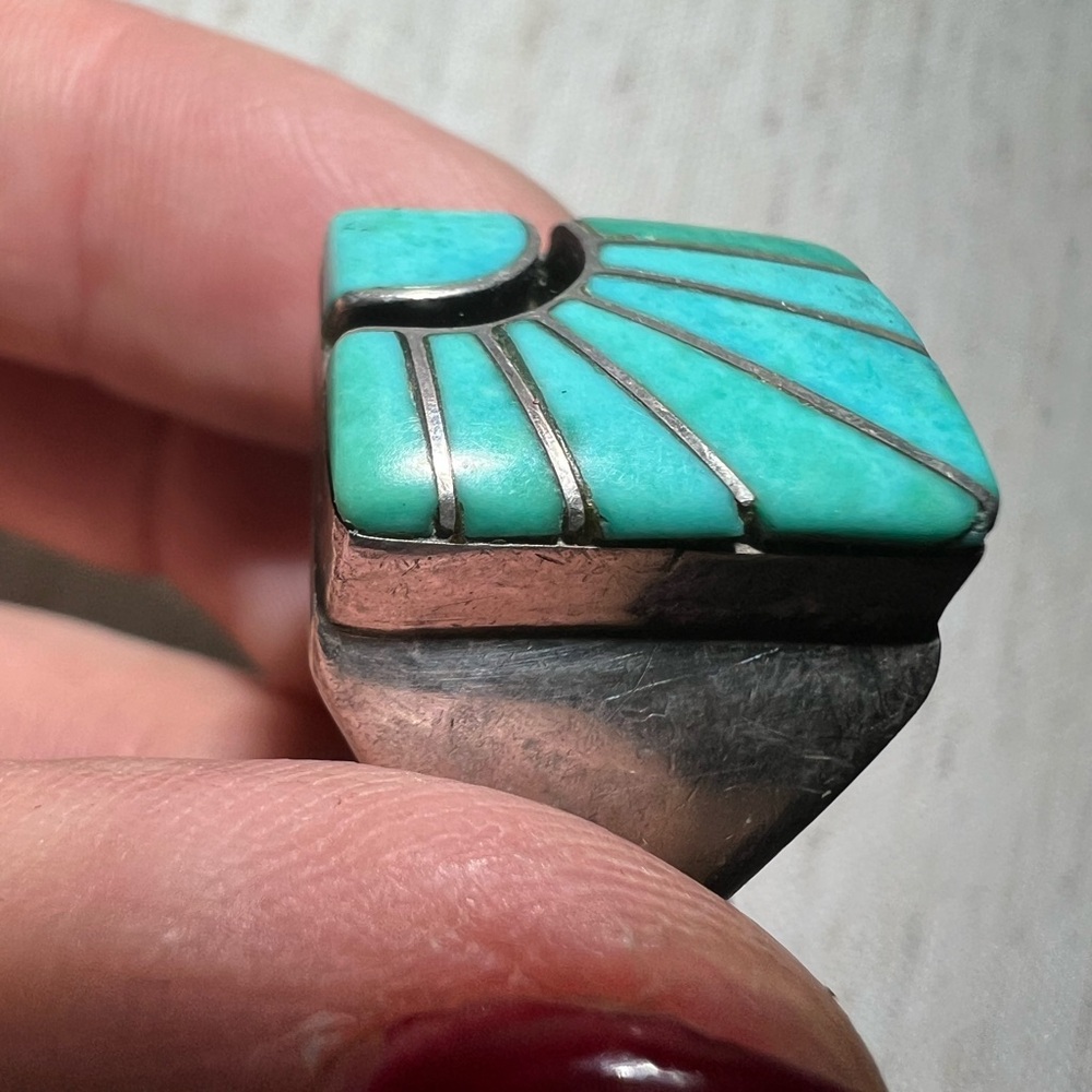 Men's Zuni Amy Quandelacy Turquoise Inlay Sunburst Sterling Silver Ring - Picture 6 of 15